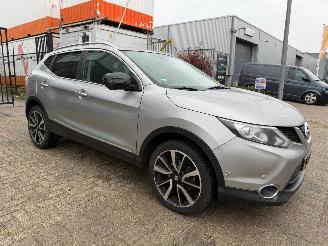 Unfallwagen Nissan Qashqai 1.2 Tekna Automaat 2017/4