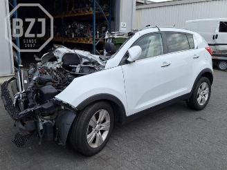 Vrakbiler auto Kia Sportage Sportage (SL), Terreinwagen, 2010 / 2016 2.0 CVVT 16V 4x2 2012/7