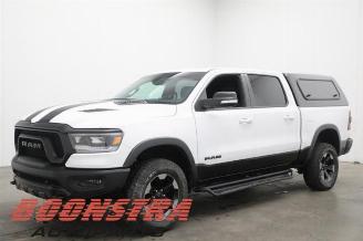 Coche siniestrado Dodge Ram 5.7 Hemi V8 4x4 Pick-up  Benzine 5.654cc 295kW (401pk) 4x4 2012-09  EZH 2020/6