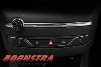 Peugeot 308 308 SW (L4/L9/LC/LJ/LR), Combi 5-drs, 2014 / 2021 1.2 12V e-THP PureTech 130 picture 10