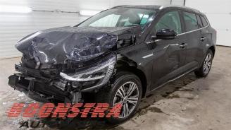 Vrakbiler auto Renault Mégane Megane IV Estate (RFBK), Combi 5-drs, 2016 1.3 TCE 160 16V 2021/12