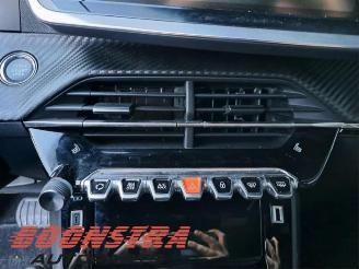 Peugeot 2008 2008 (UD/UK/UR/US/UX), MPV, 2019 e-2008 50 kWh picture 13