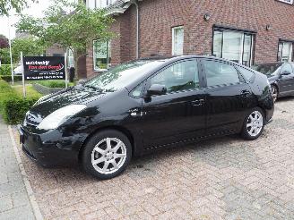 damaged passenger cars Toyota Prius 1.5 vvt i hybride 2008/8