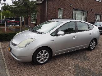 damaged passenger cars Toyota Prius 1.5 VVt-i Business Edition 2006/3