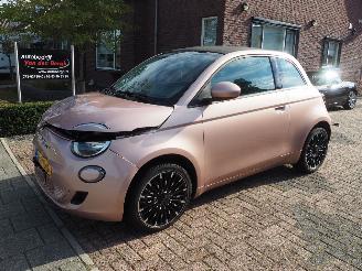 uszkodzony samochody osobowe Fiat 500C Icon 42 Kwh 2022/9