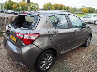 Toyota Yaris 1.5 VVT-i Executive Automaat picture 4