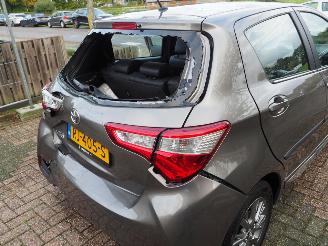 Toyota Yaris 1.5 VVT-i Executive Automaat picture 18