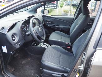 Toyota Yaris 1.5 VVT-i Executive Automaat picture 35