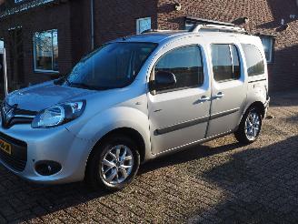 Damaged car Renault Kangoo Family 1.2 TXe AUTOMAAT 2018/7