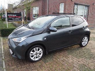 krockskadad bil auto Toyota Aygo 1.0 VVT-i X-Joy 2018/11