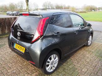 Toyota Aygo 1.0 VVT-i X-Joy picture 4