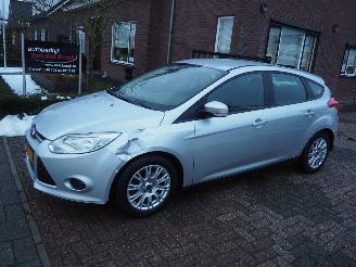 Unfallwagen Ford Focus 1.0 EcoBoost Lease Trend 2012/6