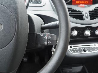Renault Twingo 1.2-16VCollection picture 18