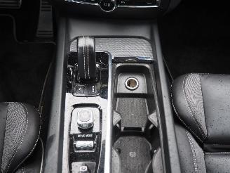 Volvo V-60 2.0 B3 r-Design Motorschade picture 17