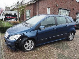 Damaged car Mercedes B-klasse 180 CDI Automaat 2009/10