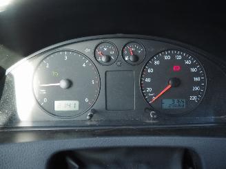 Volkswagen  Transporter 1.9 TDi Camper picture 28