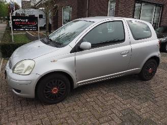 Avarii autoturisme Toyota Yaris 1.3 VVT-i Sol Automaat 2004/1