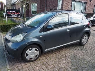 skadebil auto Toyota Aygo 1.0-12V start Niet! 2007/3