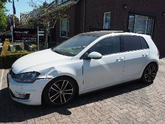 krockskadad bil auto Volkswagen Golf 1.4 TSI GTE Connected Series 2016/10