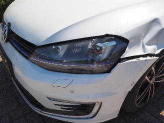 Volkswagen Golf 1.4 TSI GTE Connected Series picture 9