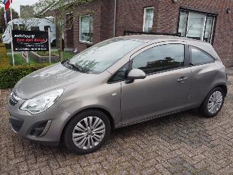 skadebil auto Opel Corsa 1.4 16v Cosmo 2011/11