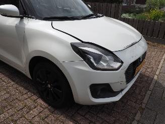 Suzuki Swift 1.2 Stijl Smart Hybrid picture 10