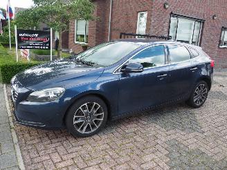 Voiture accidenté Volvo V-40 2.0 D4 Summum Business 2015/1