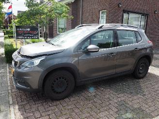krockskadad bil auto Peugeot 2008 1.2 PureTech Allure 2017/6