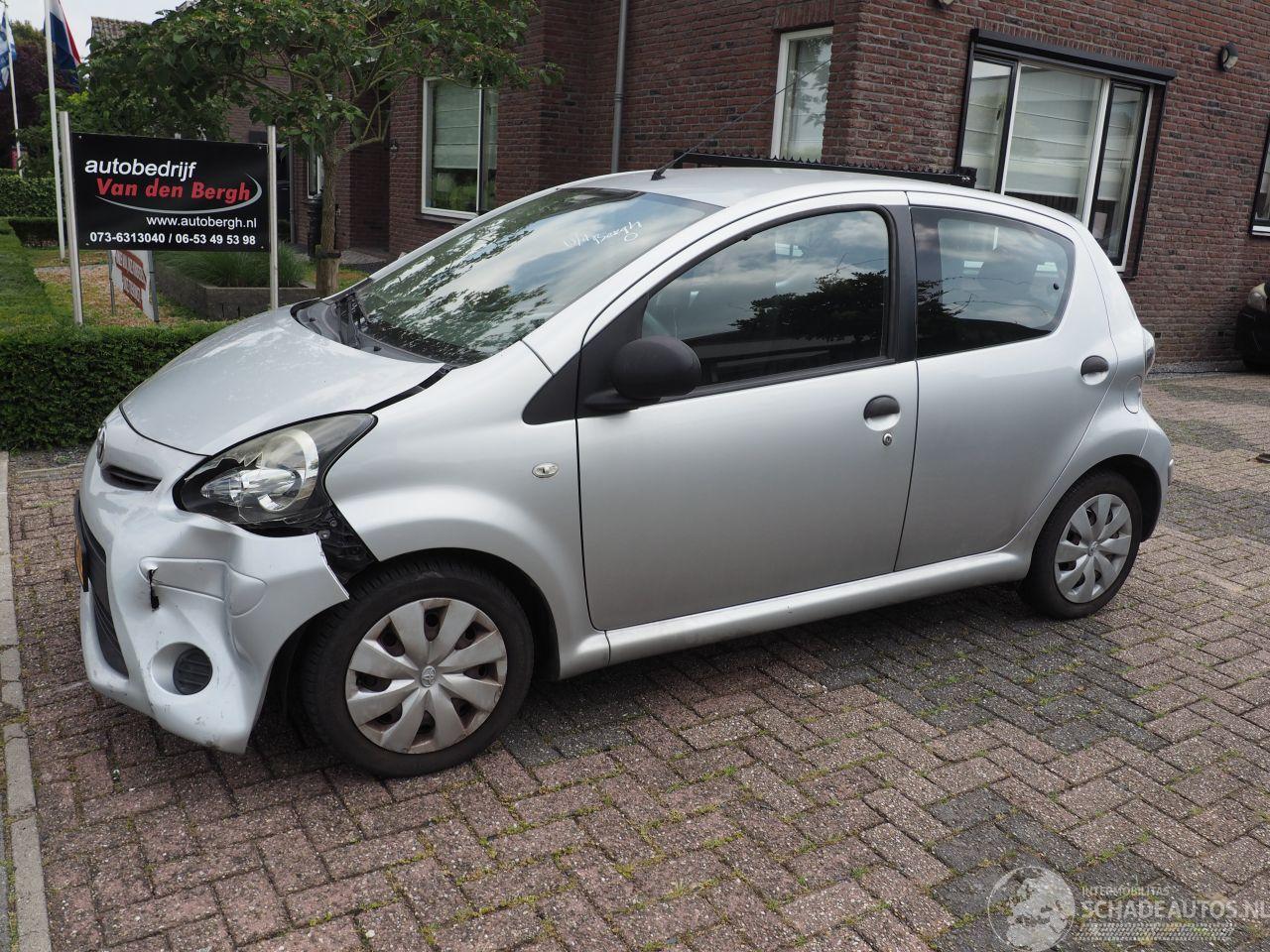 Toyota Aygo 1.0 VVT-i Now