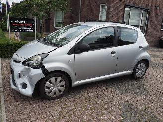 skadebil auto Toyota Aygo 1.0 VVT-i Now 2013/11