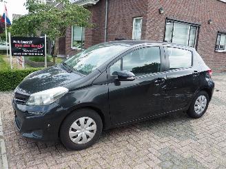 skadebil auto Toyota Yaris 1.0 VVT-i Aspiration 2012/6