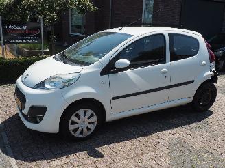 Unfallwagen Peugeot 107 1.0 Active 2012/12