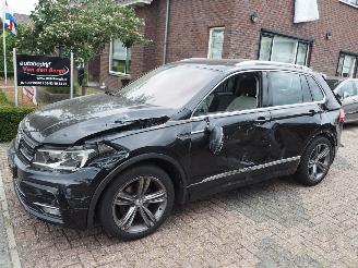 damaged passenger cars Volkswagen Tiguan 2.0 Tdi R-Line Connected Serie 2016/10