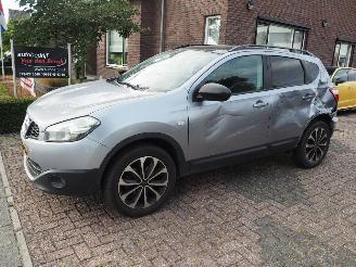 krockskadad bil auto Nissan Qashqai 1.6 360 2013/5