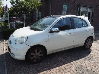 damaged passenger cars Nissan Micra 1.2 Dig-S Elle Automaat 2013/6