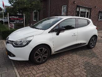 Unfallwagen Renault Clio 0.9 TCE Night&Day 2015/3