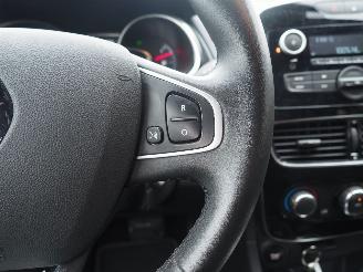 Renault Clio 1.5 Dci Limited Automaat picture 18