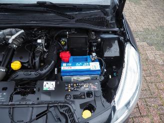 Renault Clio 1.5 Dci Limited Automaat picture 12