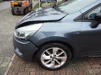Renault Clio 1.5 Dci Limited Automaat picture 7