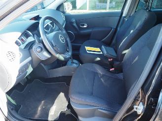 Renault Clio 1.6-16V Dynamique Automaat picture 19