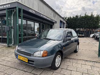 Damaged car Toyota Starlet 1.3 AUTOMAAT KM: 111.000 NAP! 1998/2