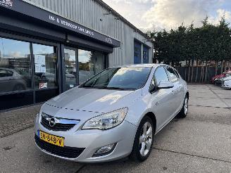skadebil auto Opel Astra 1.4 74KW AIRCO 2010/3