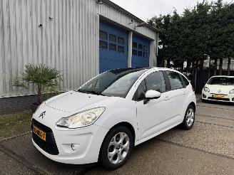 krockskadad bil auto Citroën C3 1.4 54KW AIRCO 2010/9