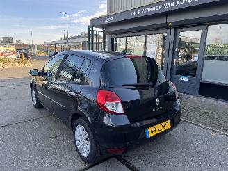 Renault Clio 1.2 16V AIRCO 5-DEURS picture 4