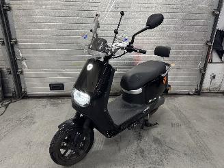 skadebil bromfiets Yadea  SNORSCOOTER 2025/4