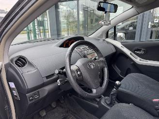Toyota Yaris 1.3 AIRCO 5-DEURS picture 14