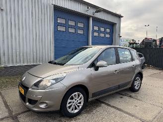 krockskadad bil auto Renault Scenic 1.4 TCE AIRCO 96KW 2010/3