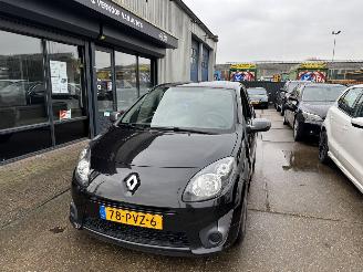 Renault Twingo 1.2 16V AIRCO picture 2