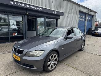 krockskadad bil auto BMW 3-serie 320d 120KW AIRCO 2008/4