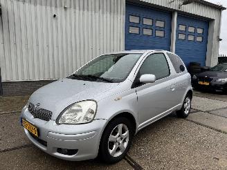 krockskadad bil auto Toyota Yaris 1.3 AIRCO 2005/2
